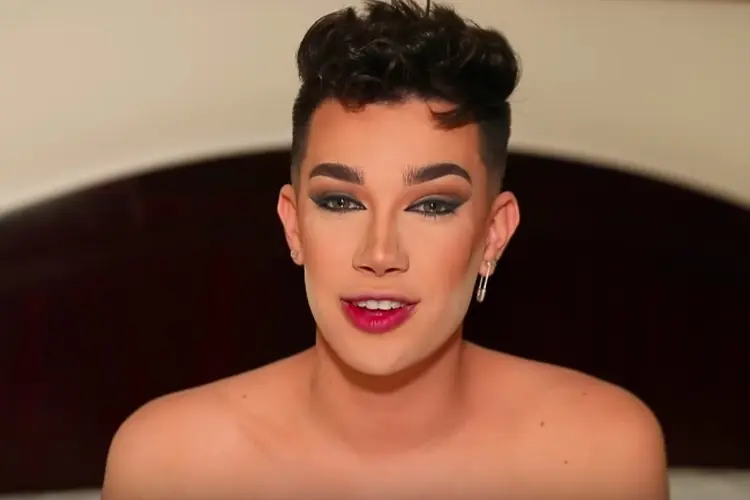 How old is James Charles? - James Charles's Age in years months days hours minutes and seconds