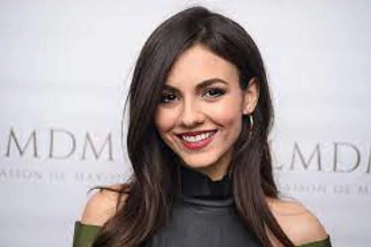 How old is Victoria Justice? - Victoria Justice's Age in years months days hours minutes and seconds