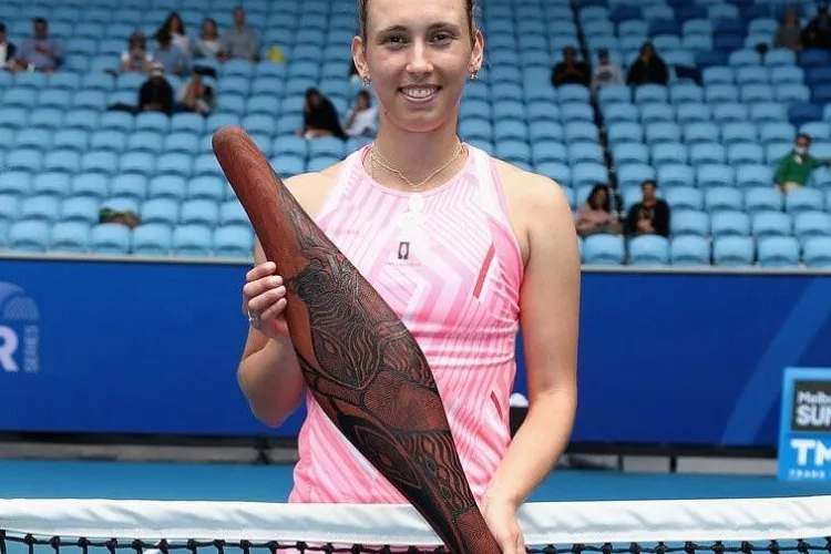 How Old Is Elise Mertens Exactly?