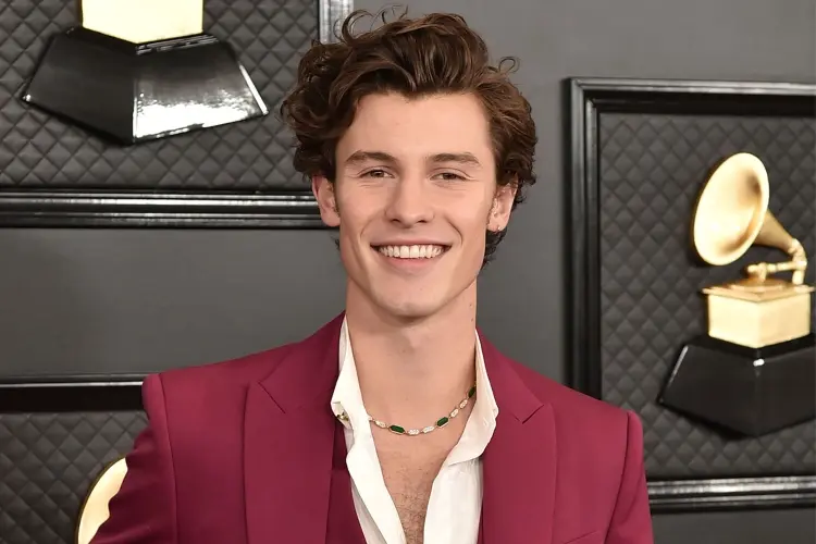 How oldis Shawn Mendes Exactly? (source: people)