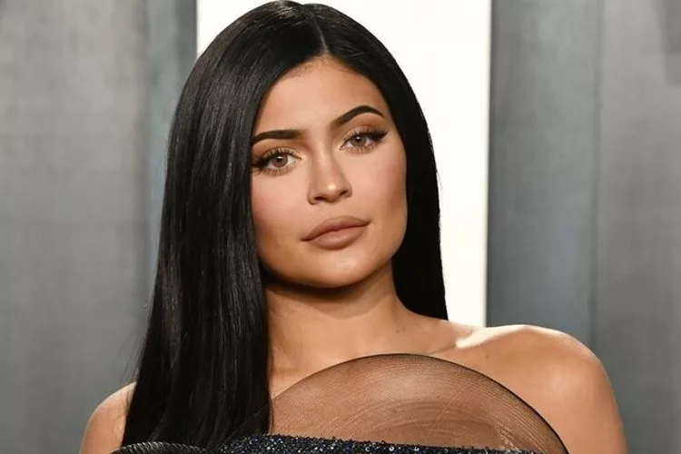 How old is Kylie Jenner? - Kylie Jenner's Age in years months days hours minutes and seconds