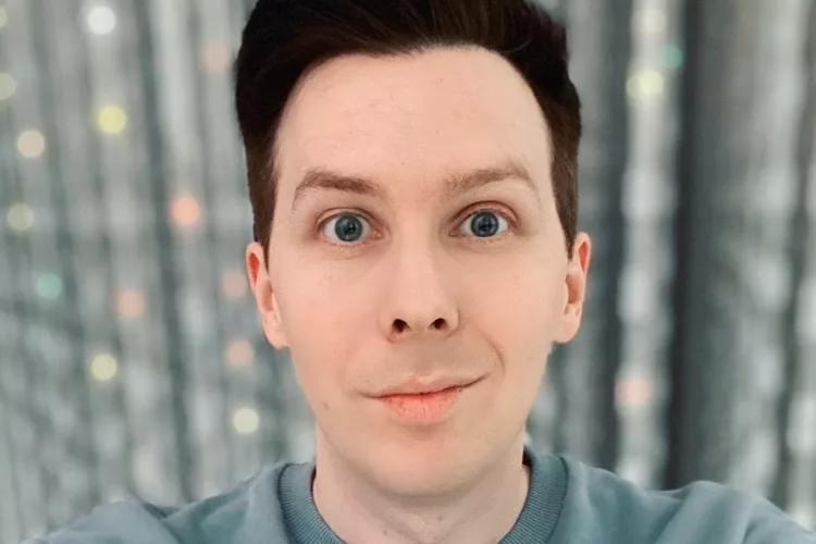 How old is Phil Lester? - Phil Lester's Age in years months days hours minutes and seconds