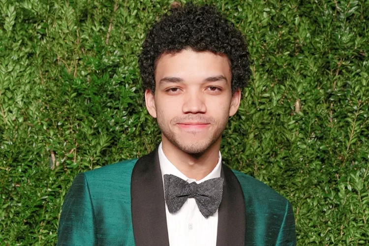 How old is Justice Smith? - Justice Smith's Age in years months days hours minutes and seconds