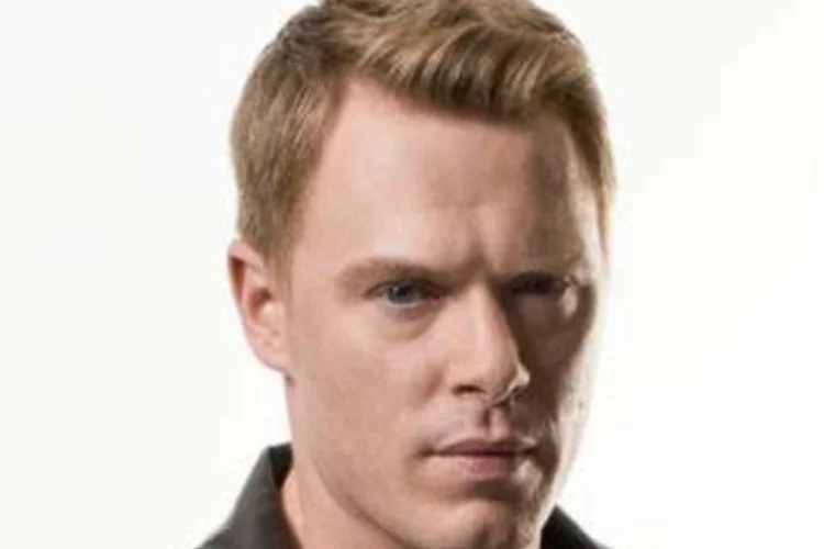 How old is Diego Klattenhoff? - Diego Klattenhoff's Age in years months days hours minutes and seconds